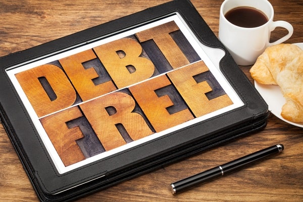 Picture of a debt-free sign. This page contains a list of debt-free S&P 500 companies 2020. 
